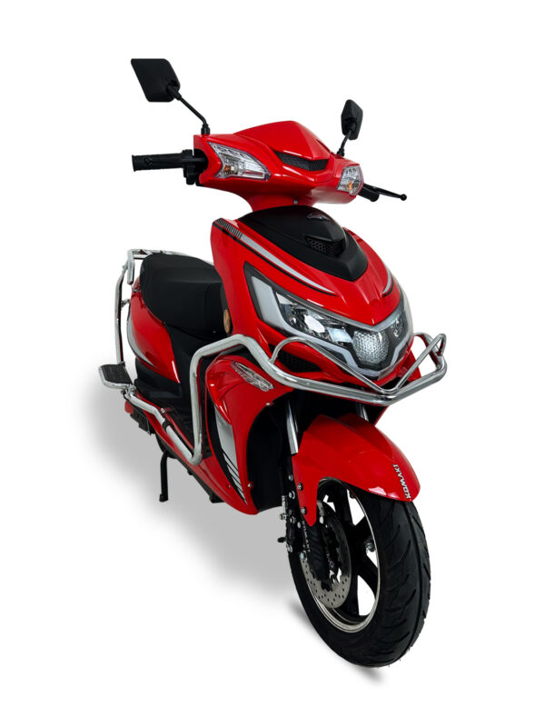 Komaki DT-3000  (Bright Red, 70 km/h to 80 km/h, Range: 120 km to 140 km per Charge)